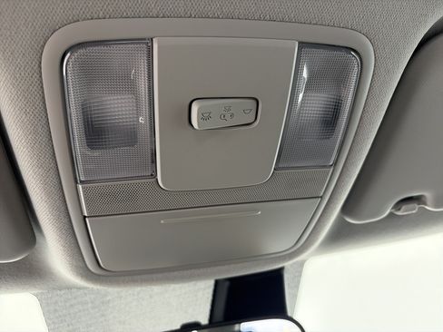 Used 2025 Kia Soul LX w/ LX Technology Package FWD image 30