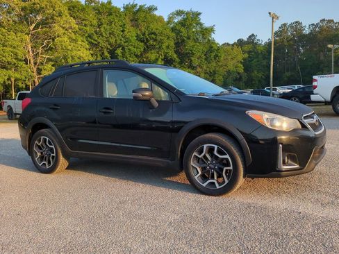 Used 2017 Subaru Crosstrek 2.0i Limited AWD/4WD image 2