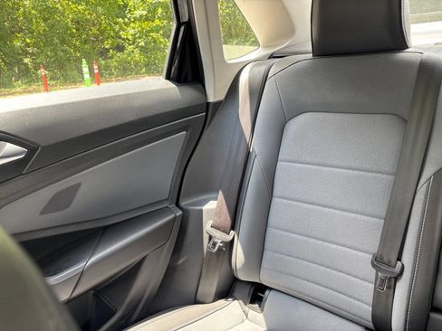 Used 2025 Volkswagen Jetta SE FWD image 40
