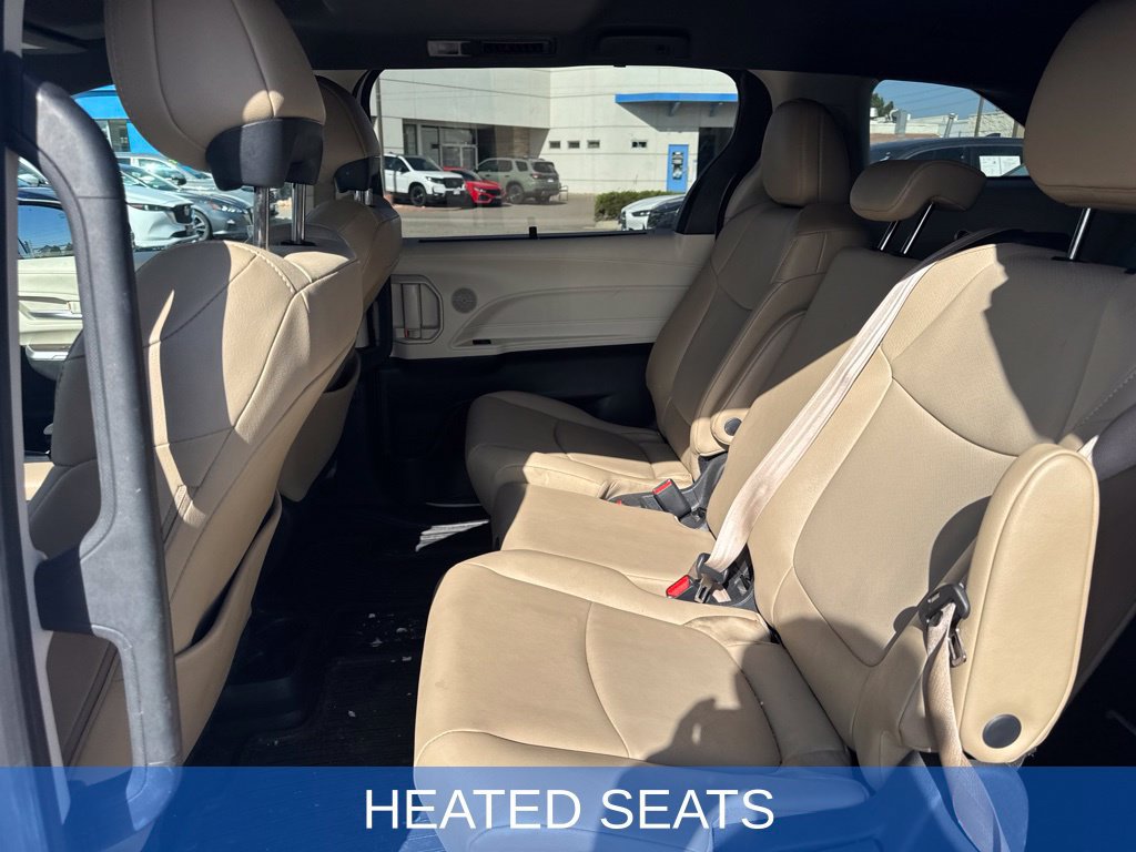 Used 2023 Toyota Sienna XLE FWD image 24