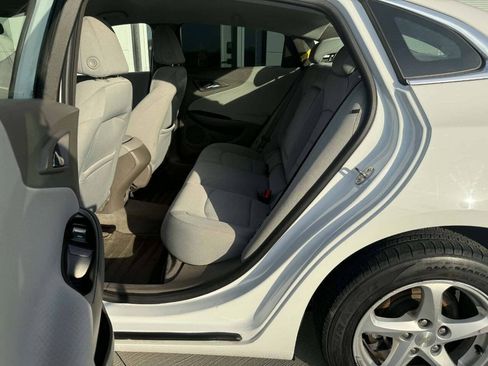 Used 2017 Chevrolet Malibu LS FWD image 16