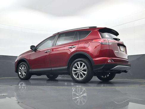 Used 2018 Toyota RAV4 Limited FWD image 27