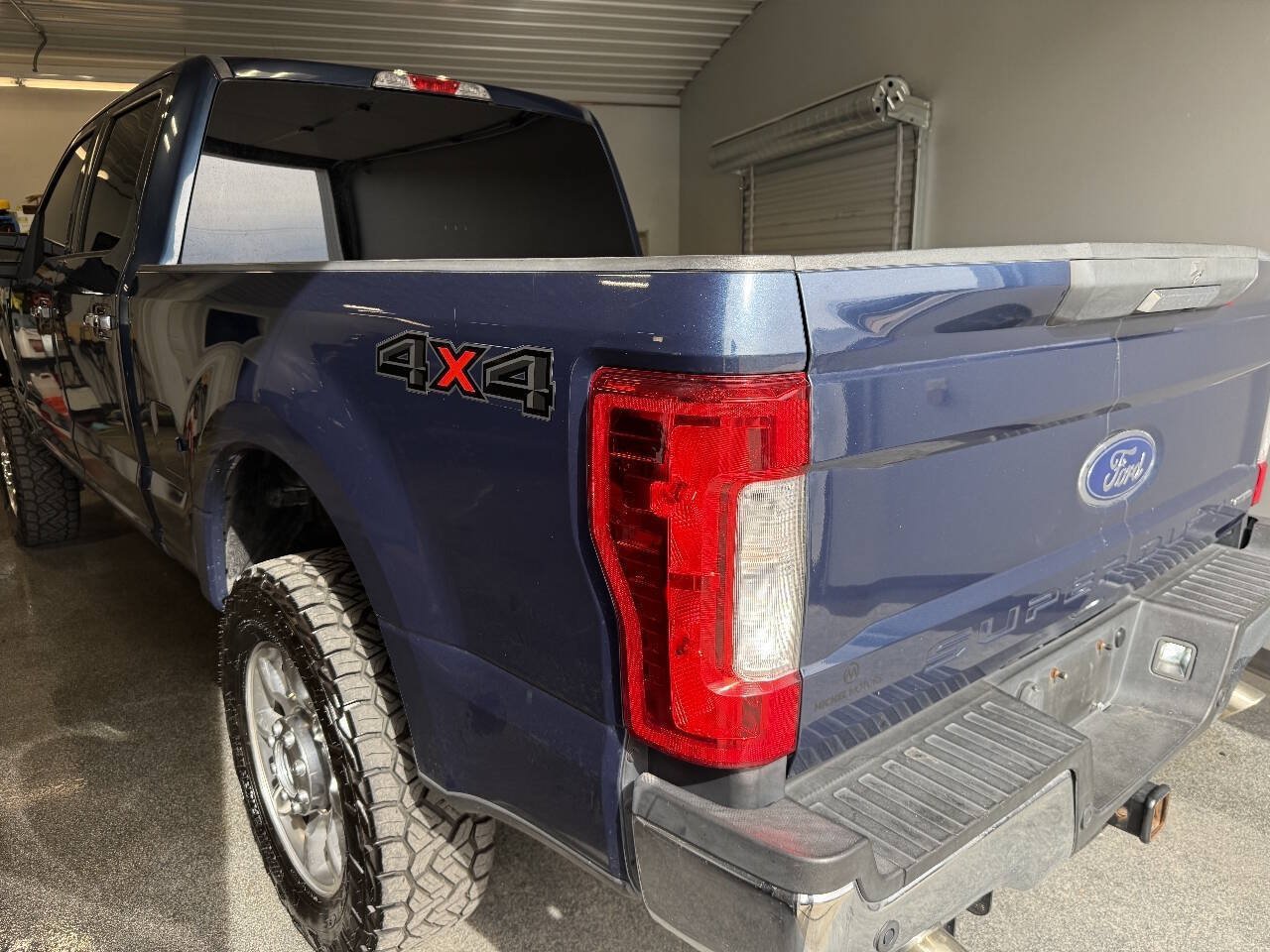 Used 2017 Ford F250 XLT w/ XLT Premium Package AWD/4WD image 8