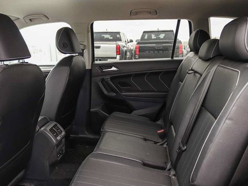Used 2022 Volkswagen Tiguan SE FWD image 17