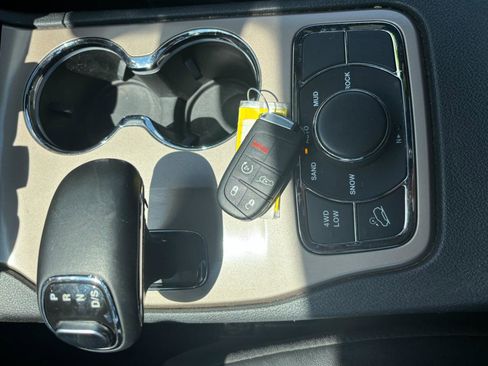 Used 2015 Jeep Grand Cherokee Limited AWD/4WD image 16