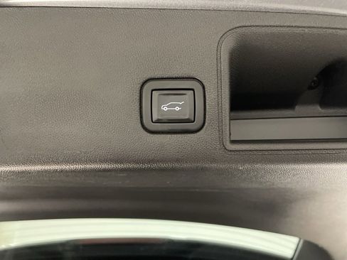 Used 2020 GMC Terrain SLT w/ Preferred Package image 9