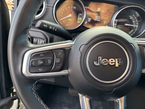 Used 2022 Jeep Wrangler Unlimited Sahara 4xe image 18