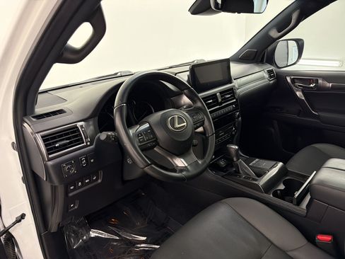Certified 2022 Lexus GX 460 w/ Black Line Special Edition AWD/4WD image 4