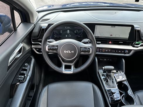 Used 2024 Kia Sportage EX image 23