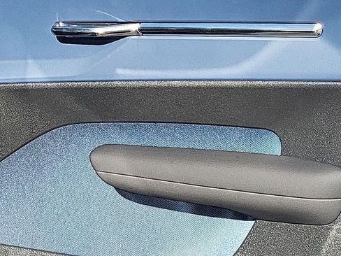 New 2026 Volvo EX30 Plus w/ Climate Package image 18