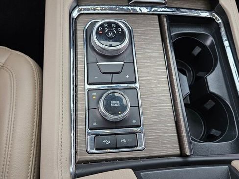 Used 2023 Ford Expedition Limited image 26