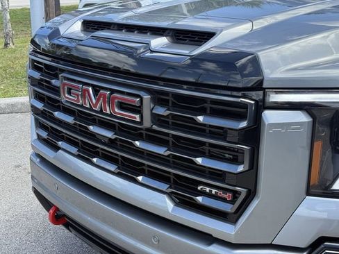 Used 2024 GMC Sierra 2500 AT4 w/ AT4 Premium Plus Package AWD/4WD image 7