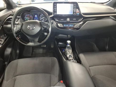 Used 2019 Toyota C-HR XLE image 9