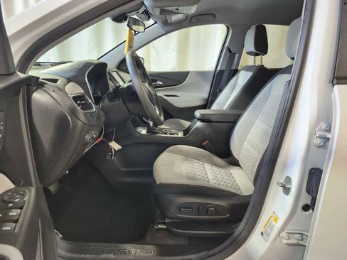 Used 2023 Chevrolet Equinox LS w/ LS Convenience Package AWD/4WD image 7