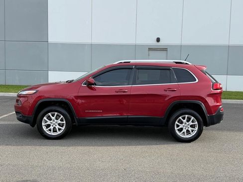 Used 2014 Jeep Cherokee Latitude AWD/4WD image 8
