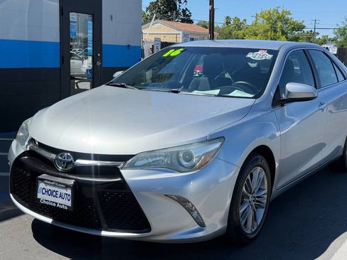 Used 2016 Toyota Camry SE FWD image 19