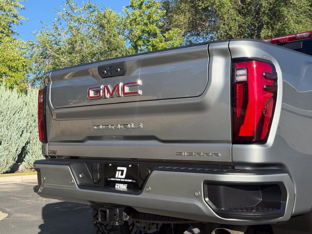 Used 2025 GMC Sierra 3500 Denali w/ Denali Reserve Package AWD/4WD image 15