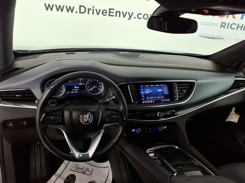 Used 2023 Buick Enclave Essence AWD/4WD image 10