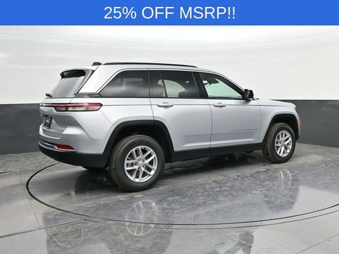 New 2025 Jeep Grand Cherokee Laredo X w/ Luxury Tech Group I AWD/4WD image 7