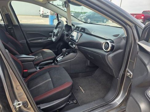 Used 2024 Nissan Versa SR FWD image 12