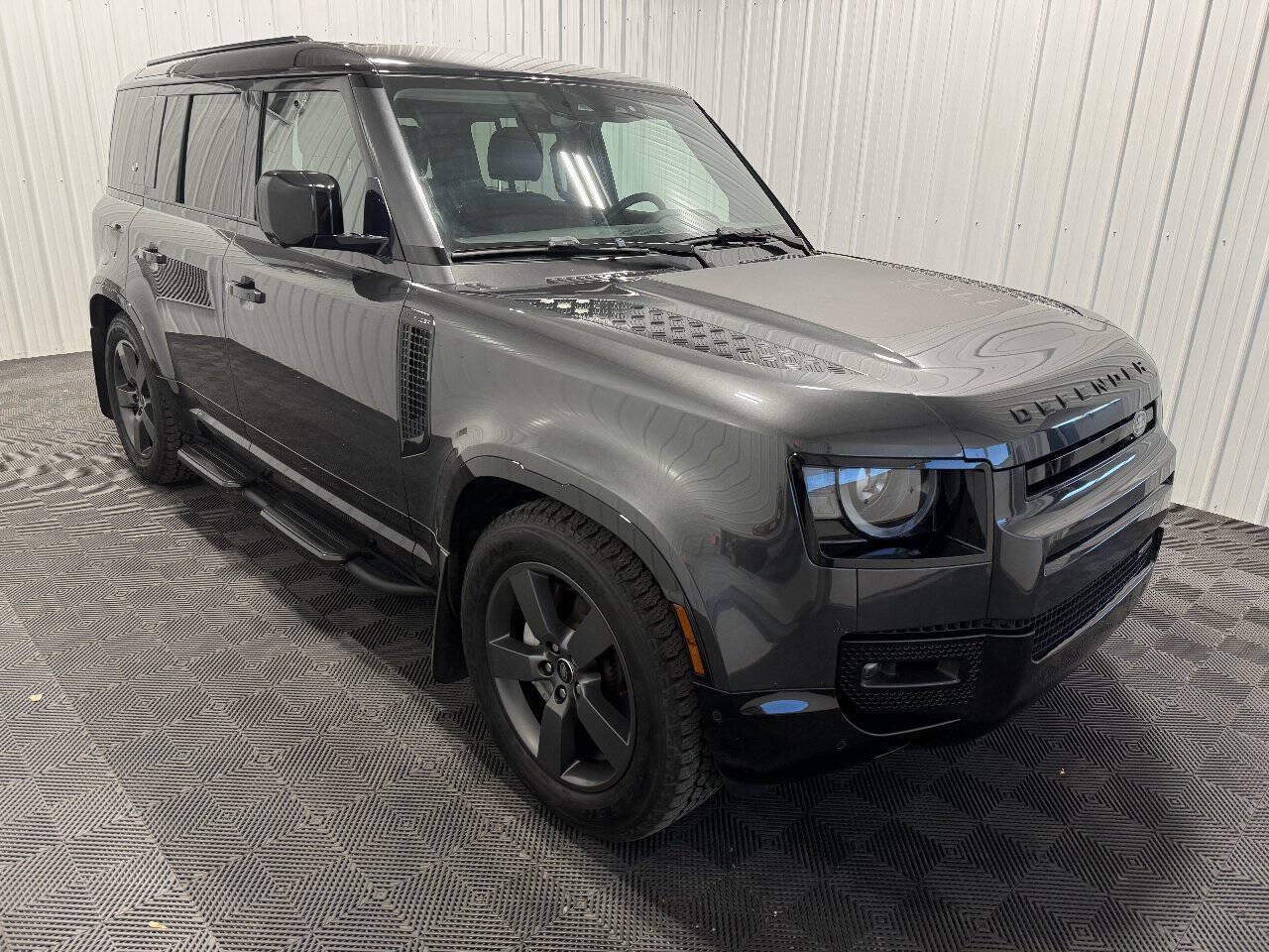 Used 2023 Land Rover Defender 110 X-Dynamic SE AWD/4WD image 2