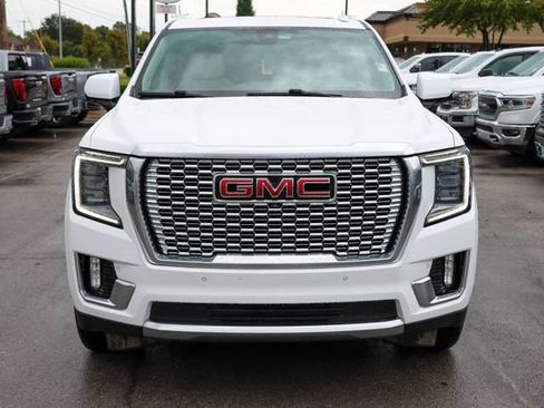 Used 2022 GMC Yukon Denali w/ Denali Premium Package AWD/4WD image 2