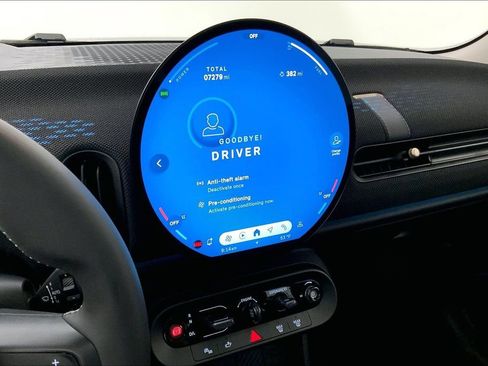 Certified 2025 MINI Cooper S image 5