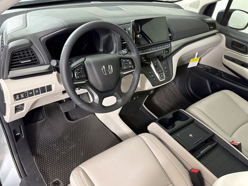 New 2026 Honda Odyssey EX-L image 4
