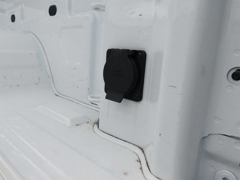 Used 2023 GMC Sierra 1500 Elevation image 24