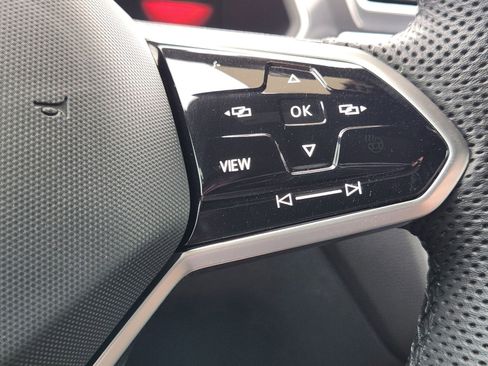 Used 2024 Volkswagen Tiguan SE R-Line image 24