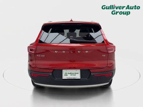 Used 2019 Volvo XC40 T4 Momentum image 7