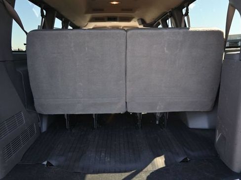 Used 2023 Chevrolet Express 3500 LS RWD image 15