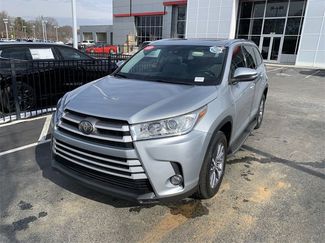 Used 2019 Toyota Highlander XLE video 1