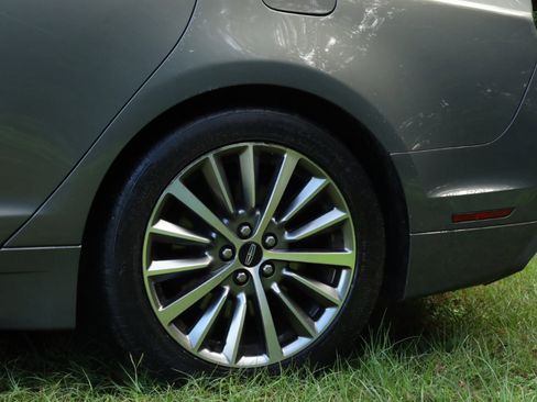 Used 2017 Lincoln MKZ Premiere image 4