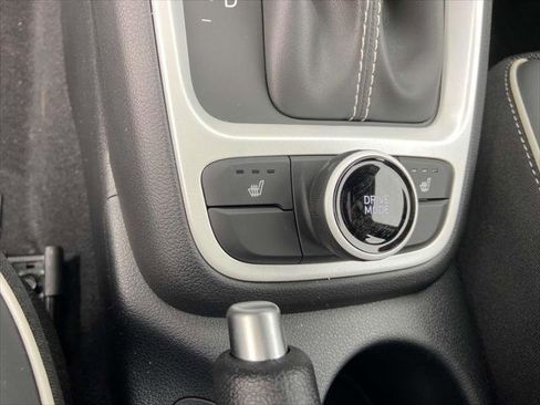 New 2025 Hyundai Venue Limited image 15