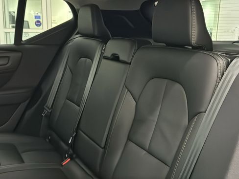 Certified 2023 Volvo XC40 B5 Core w/ Protection Package Premier image 24