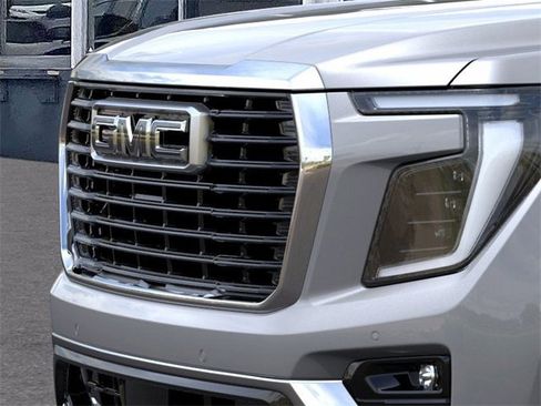 New 2025 GMC Yukon Elevation image 13