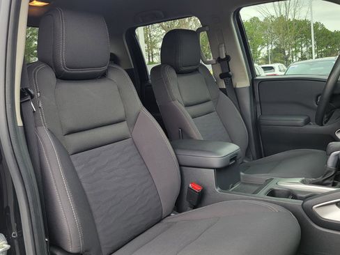 Used 2022 Nissan Frontier SV image 38