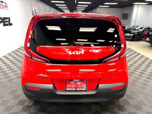Used 2022 Kia Soul LX w/ Technology Package FWD image 13