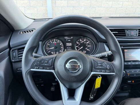 Used 2017 Nissan Rogue S image 20