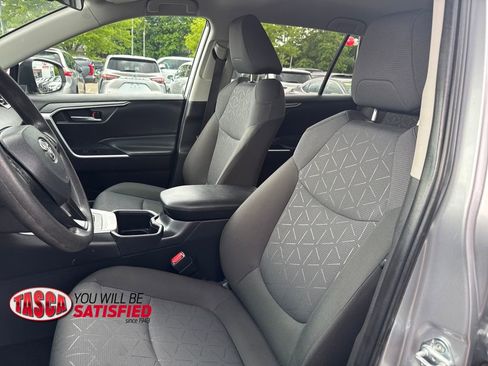 Used 2025 Toyota RAV4 XLE AWD/4WD image 15
