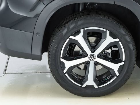 New 2026 Volkswagen Tiguan SE image 13