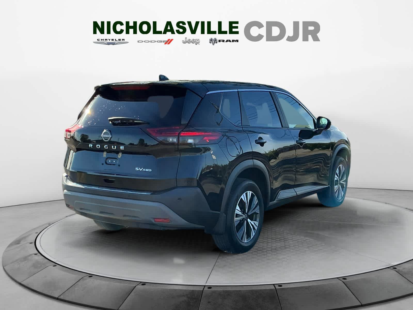 Used 2023 Nissan Rogue SV AWD/4WD image 5