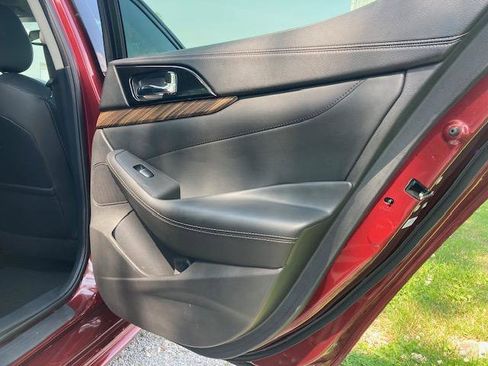 Used 2017 Nissan Maxima Platinum image 33