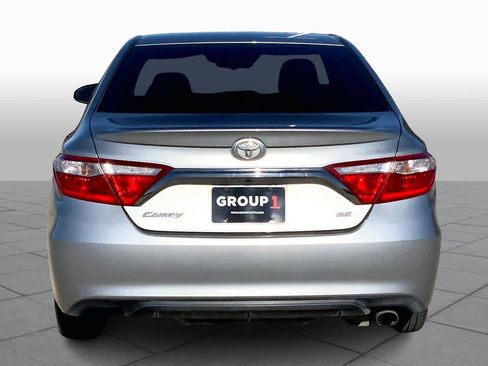 Used 2017 Toyota Camry XSE image 4