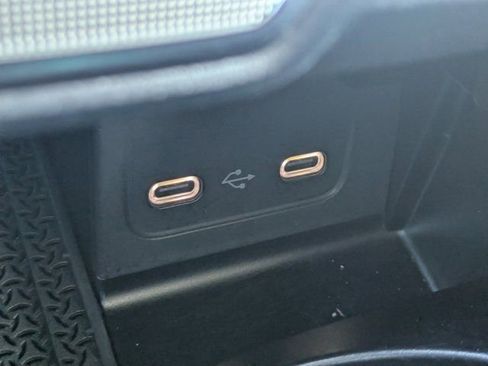 Used 2025 Mercedes-Benz C 300 Sedan image 18