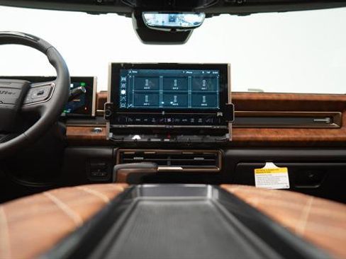 Used 2025 GMC Hummer EV 3X w/ LPO, Dark Essentials Package image 44