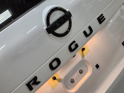 Used 2024 Nissan Rogue Platinum w/ Platinum Premium Package image 25