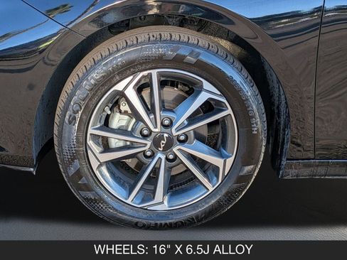 Used 2024 Kia Forte LXS image 12