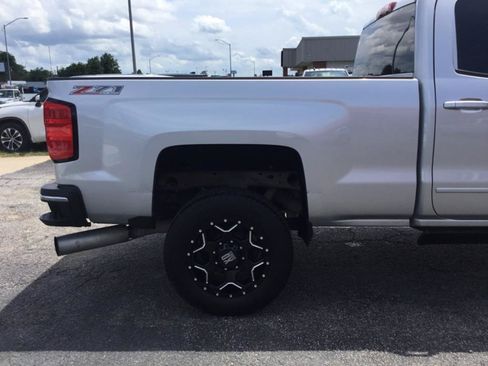 Used 2015 Chevrolet Silverado 2500 LT w/ LT Convenience Package AWD/4WD image 12